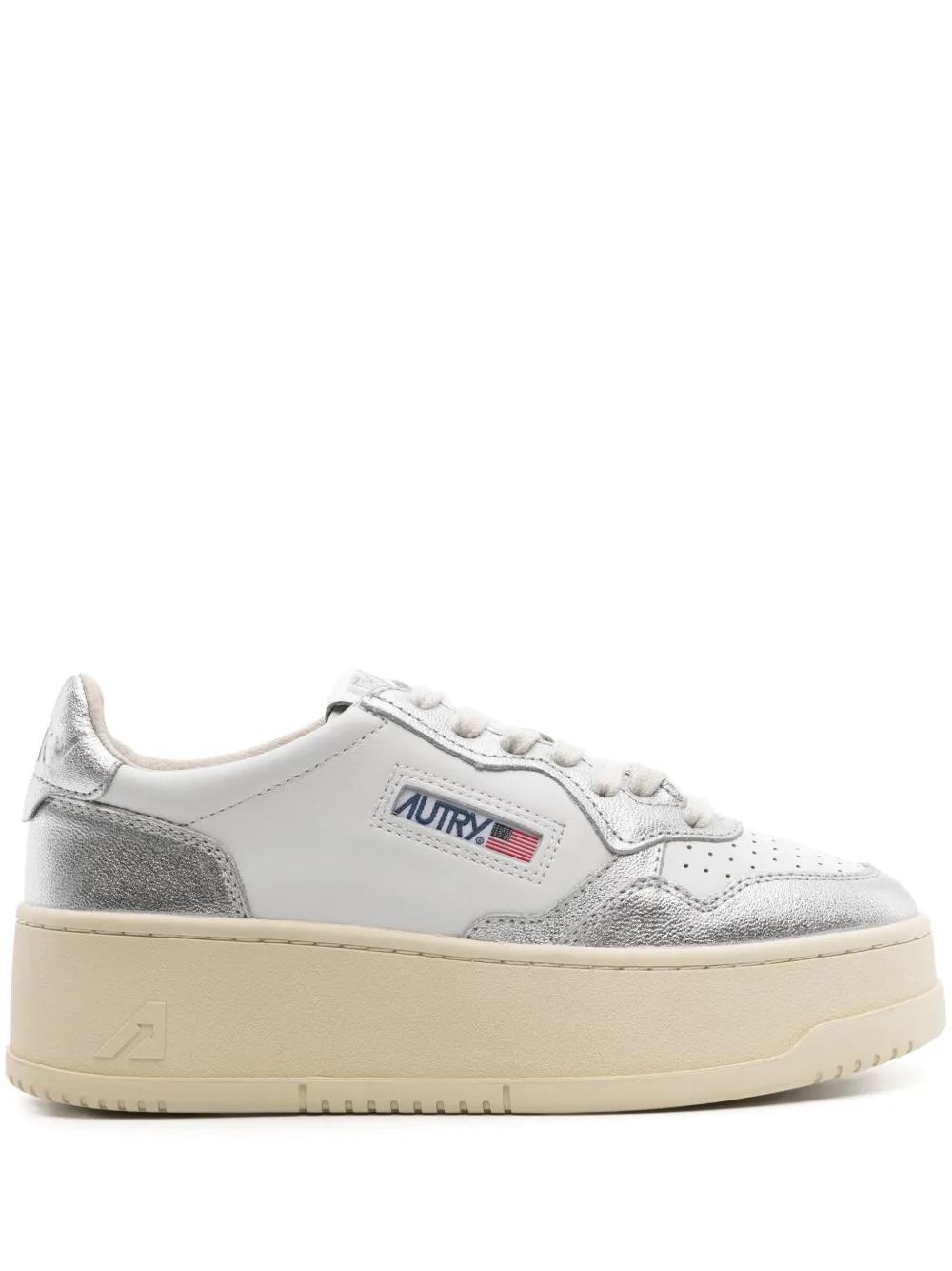 Autry 메달리스트 플랫폼 가죽 스니커즈 | 화이트 | FARFETCH KR