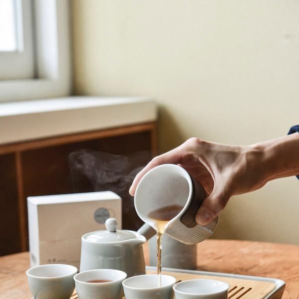 “마음을 차분하게 해주는” 은은한 그레이 차판/차도구세트