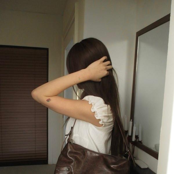 under stud shoulder bag