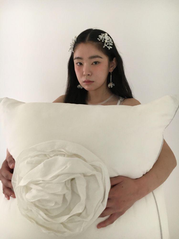 winter flower hair pin : 뉴뉴nyunyu