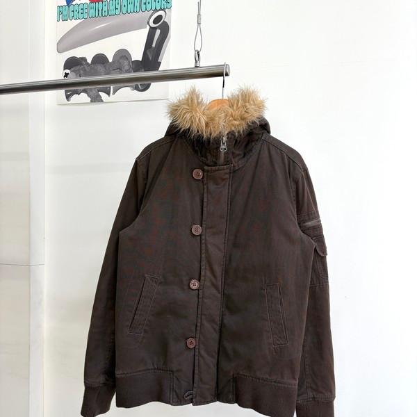 SIX - STAR EXCLUSIVE DESIGN