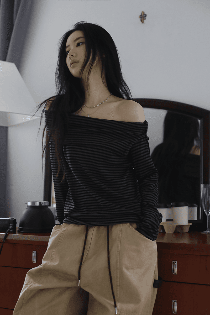 컬러인아이디 [당일발송] 스트라이프 숄더 오픈 티