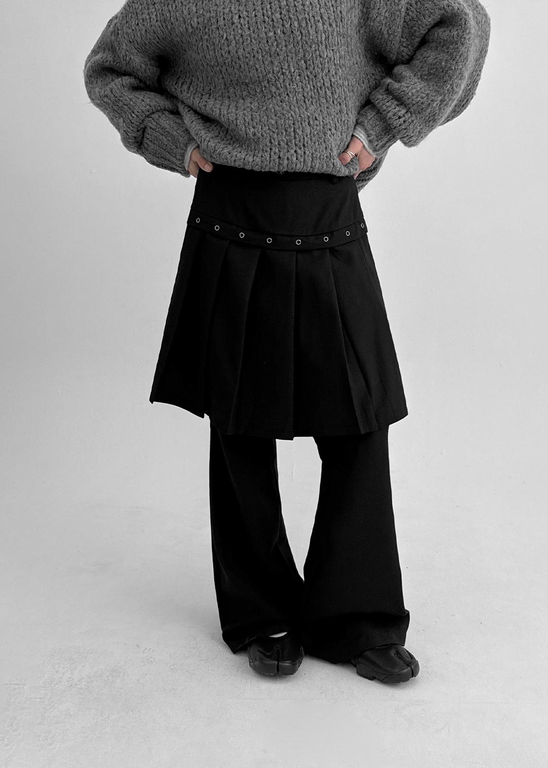 블랙업 제콤브 플리츠 부츠컷 스커트팬츠