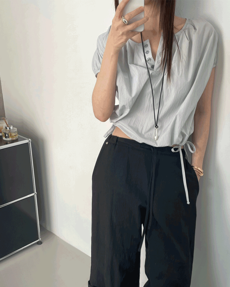 리히트 [당일발송] 콘 반팔 블라우스 (3color) (데일리룩/반팔셔츠/반팔블라우스/출근룩/여름셔츠/캡소매블라우스/하객룩/스트링블라우스/리본블라우스/크롭블라우스/여름블라우스/느좋)