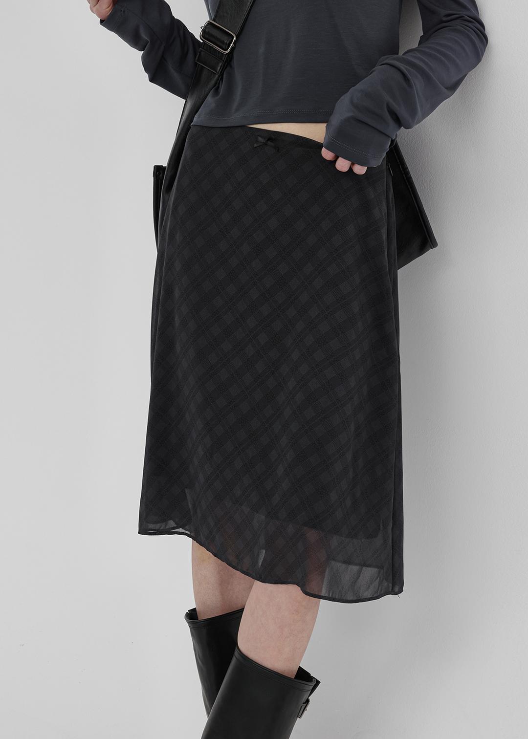 블랙업 멜롱 체크 쉬폰 미디스커트