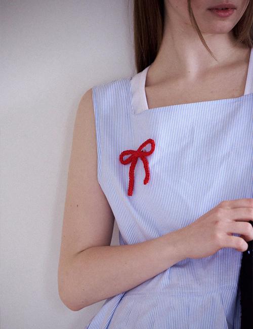 Ribbon Crochet Brooch