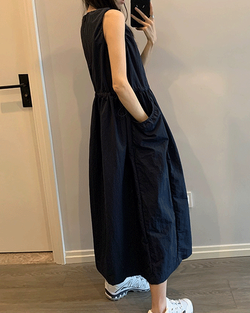 그린디 민소매 원피스