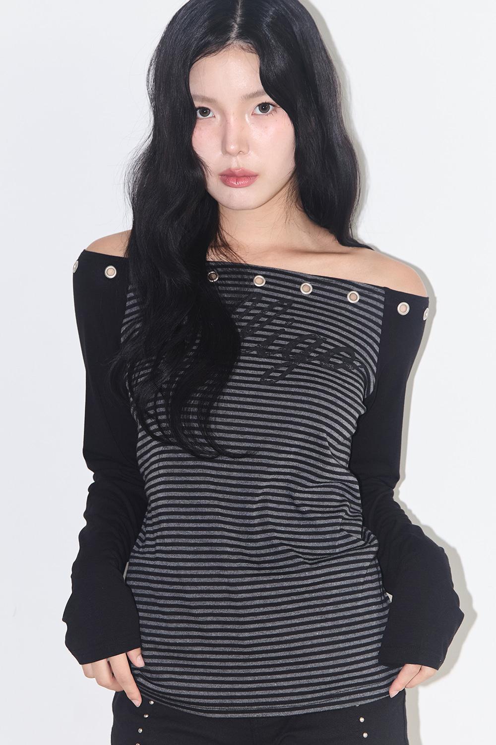 래글런 오프숄더 롱슬리브 스트라이프차콜