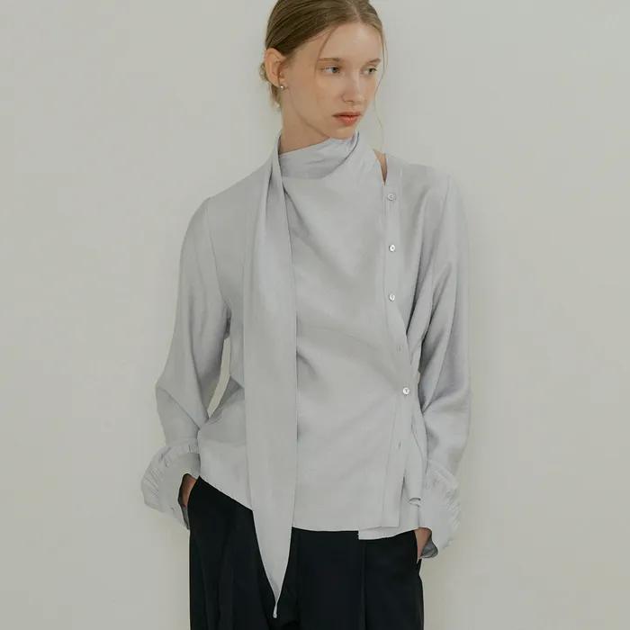 comos 1543 scarf-neck oblique blouse (pearl gray)