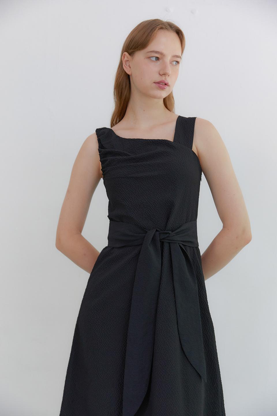 [리오더] Asymmetric Sleeveless Dress