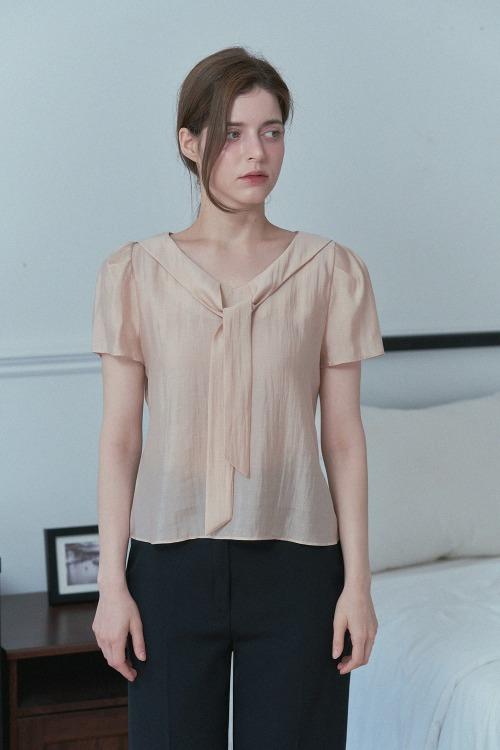 모아 리본 타이 블라우스 (피치베이지)