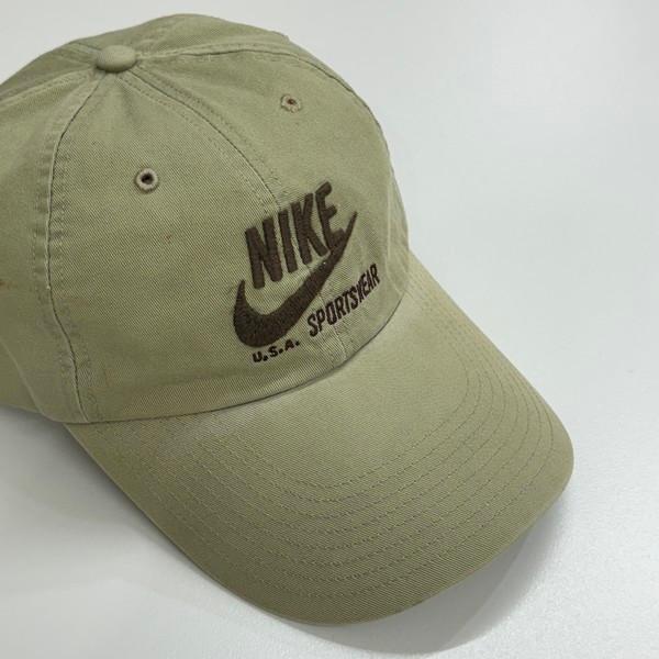 00`s Nike cap