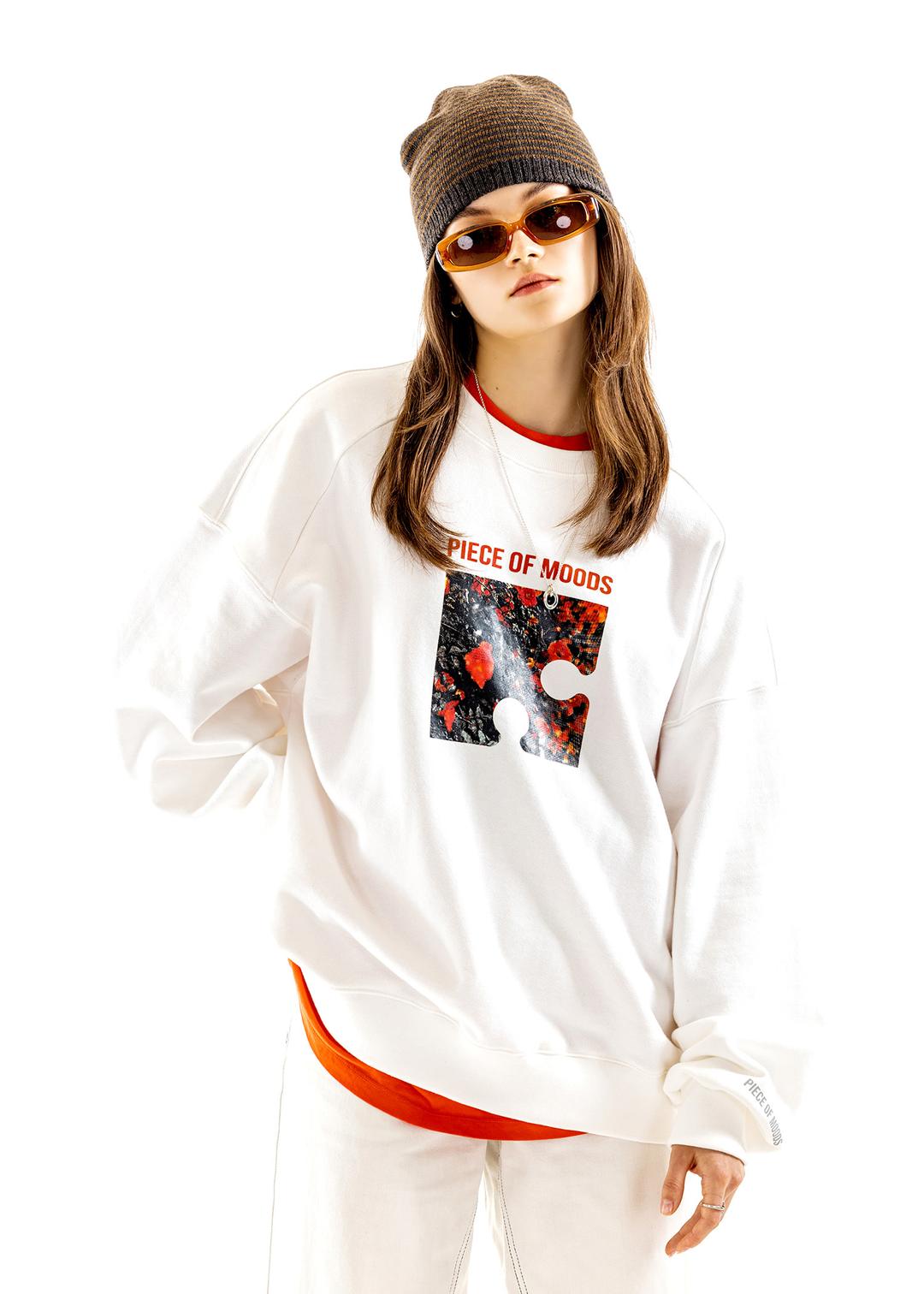 [UNISEX] | [전소미 착용] CREAM WHITE GRAPHIC HEAVY OVERFIT SWEATSHIRT