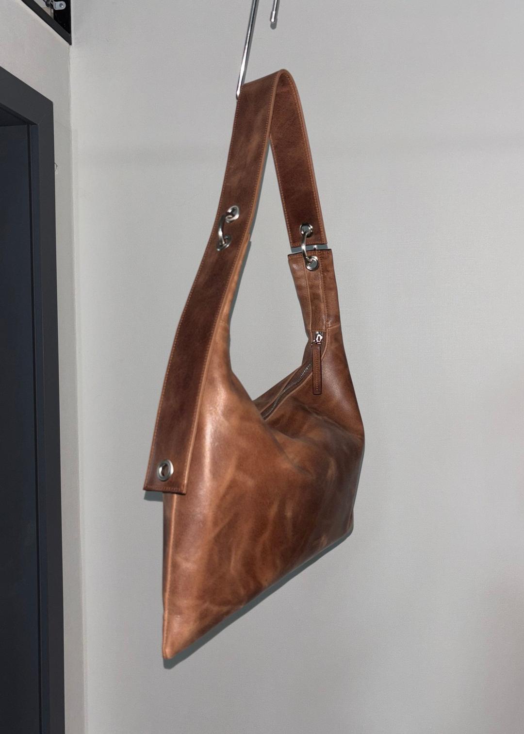 MUTA 3-IN-1 HOBO BAG 2.0 VINTAGE BROWN — EECHAEROI