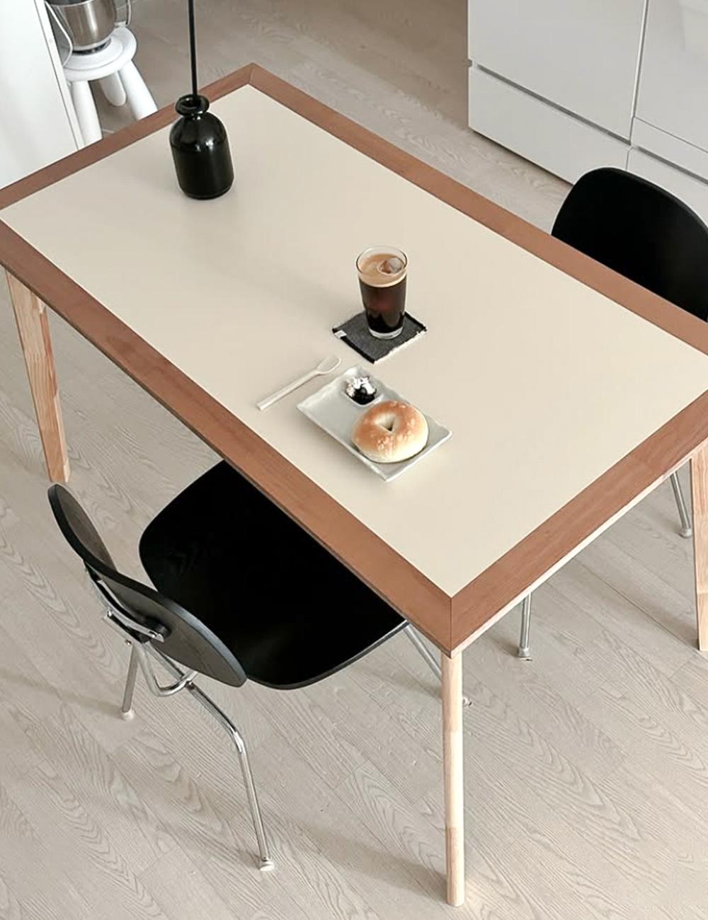 Mocha wood table (모카 우드 테이블)