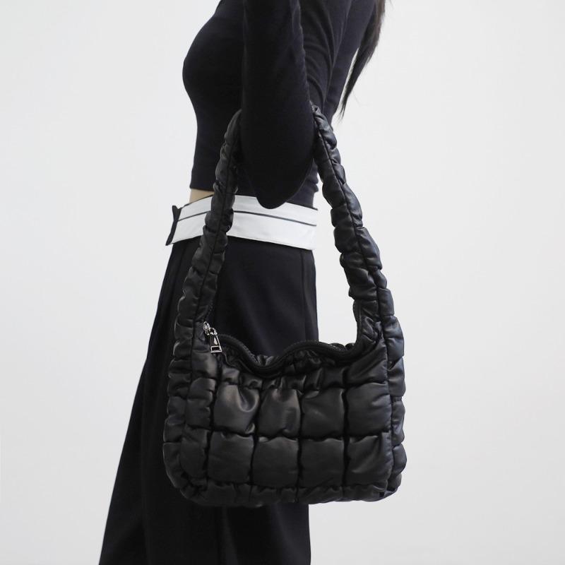 레이클 레더 퀼팅 호보백