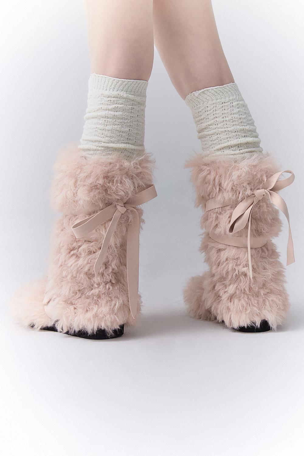 [Exclusive] FAUX FUR RIBBON BUCKLE BOOTS_TT5W709PK