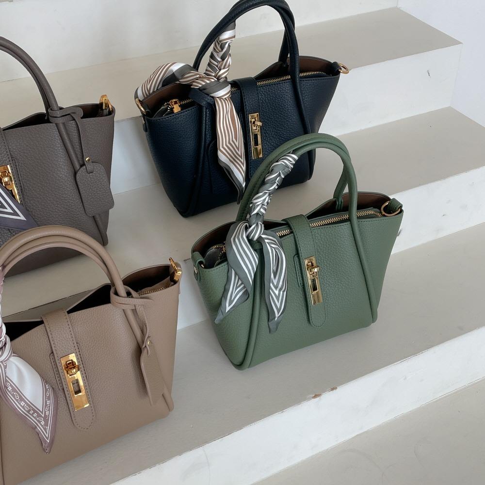 모노어딕트 브라이튼 버클포인트 토트/크로스백 (+트윌리/스트랩2종증정)