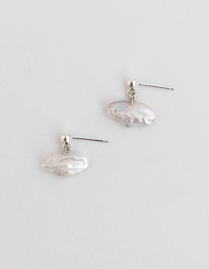 suzuran) luna drop earing 2차 재입고