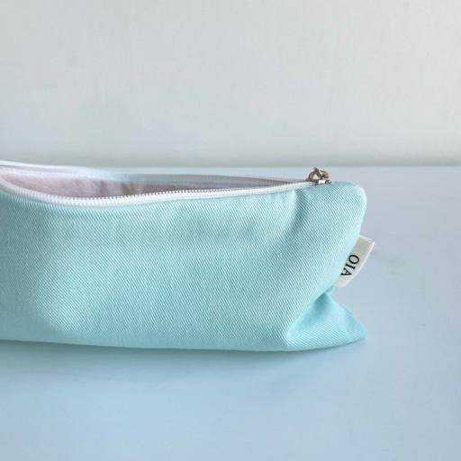 Flat pencil case - pastel mint
