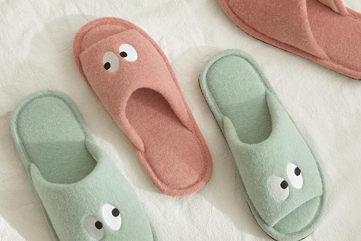 보들보들 착화감 좋은 자수 실내화 거실화 키치 2sizes