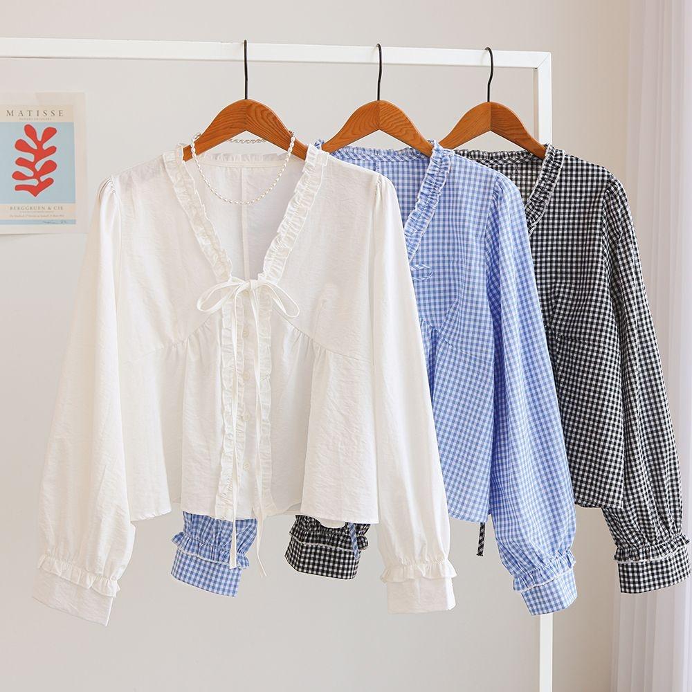 제아르 리본 프릴 브이넥 퍼프 블라우스