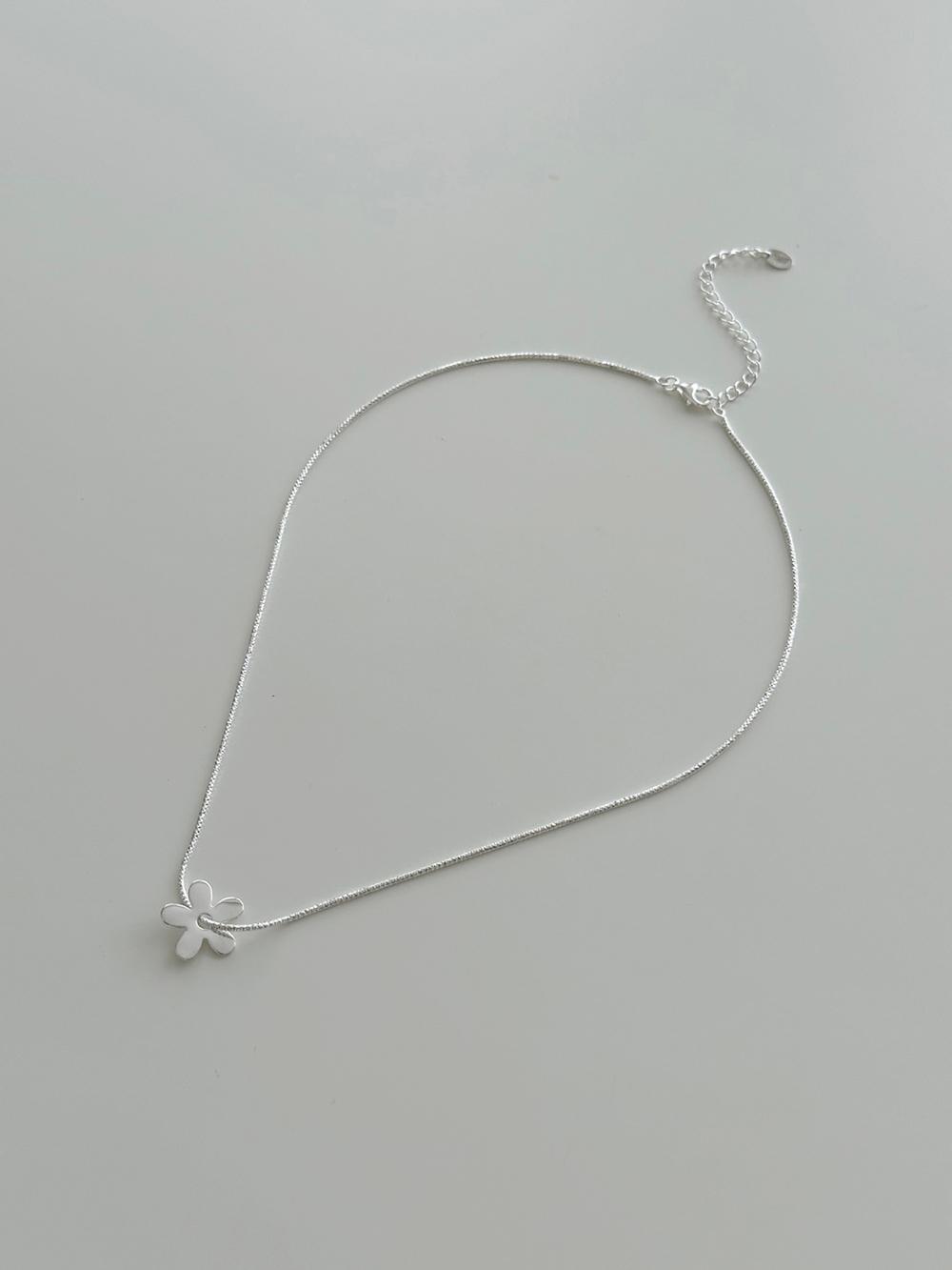 POINT FLOWER NECKLACE