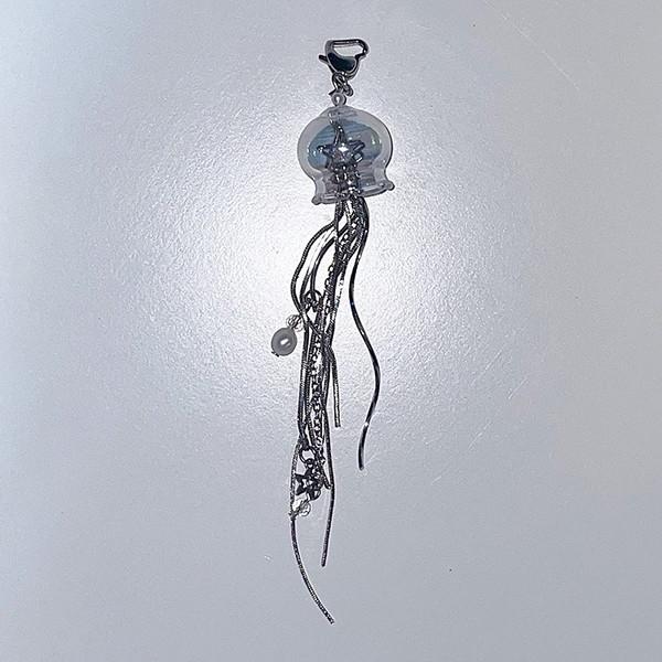 (Tiirish) Star Jellyfish Charm Aurora