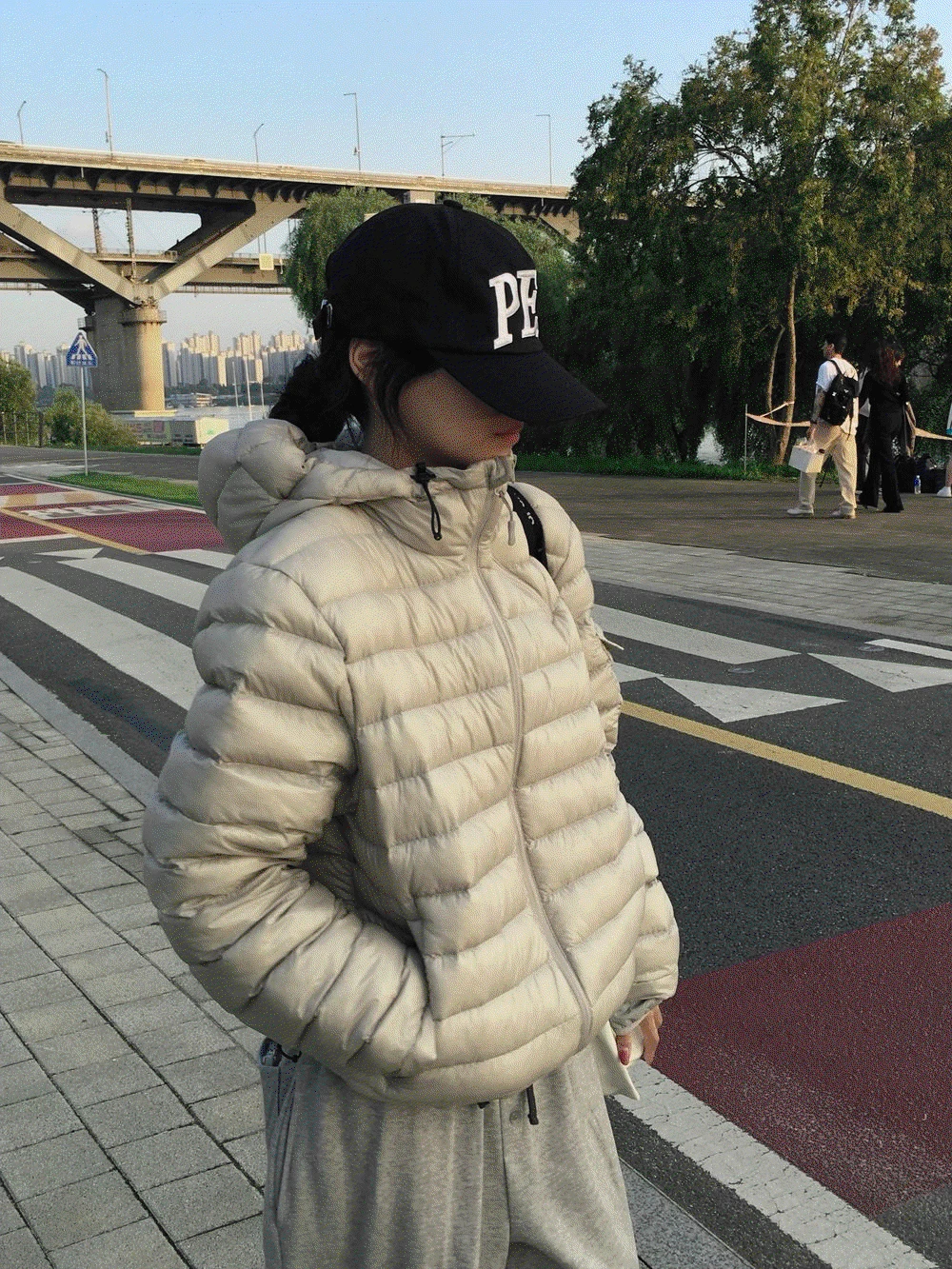 [ 90:10 프리미엄 덕다운 / 당일출고 재고 소량 (그레이 1 제외) 무통장 입금  21.000원 할인 - 쿠폰문의필수 --> 136,000원 구매 가능 ] 클라우드 덕다운 경량 패딩(4c)