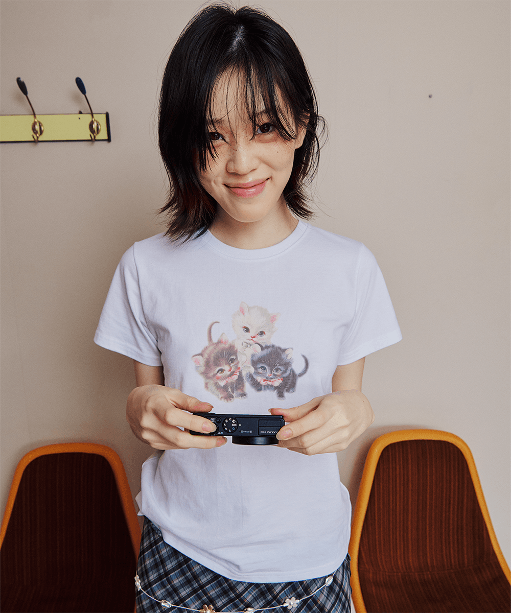 THREE BABY CATS SLIM T SHIRT - WHITE