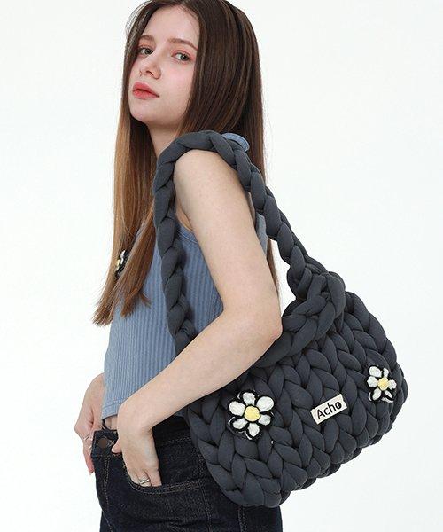 데이지 니티드 퐁퐁 숄더백_딥그레이