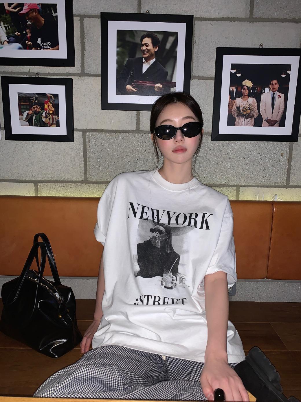 AM. Point Lettering Over Fit T-Shirt