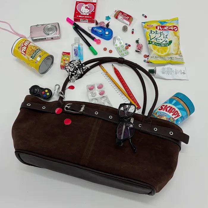 [쯔위 착용] belted boat bag (suede brown)