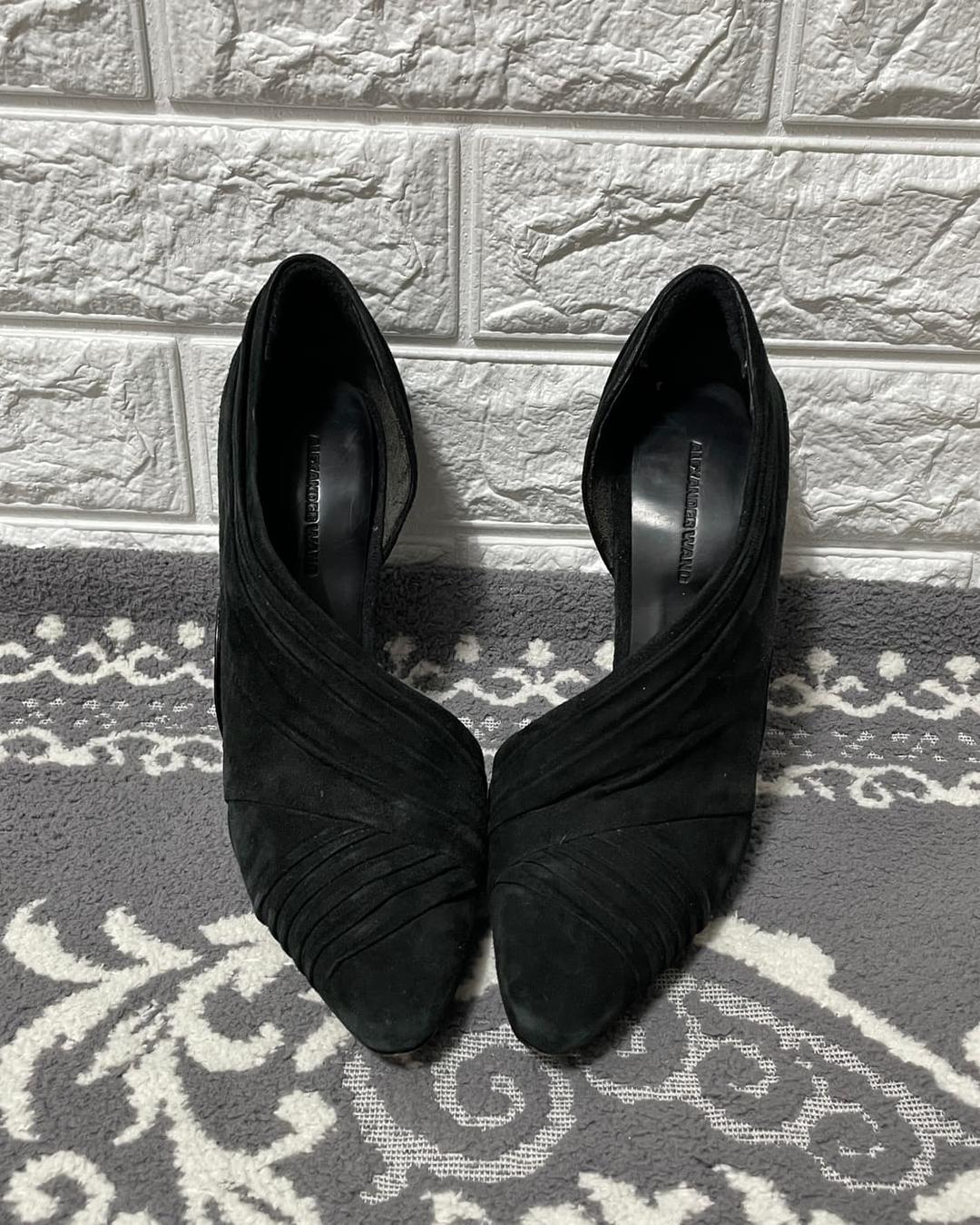 알렉산더 왕 스웨이드 스파이럴 펌프스 | 후루츠패밀리