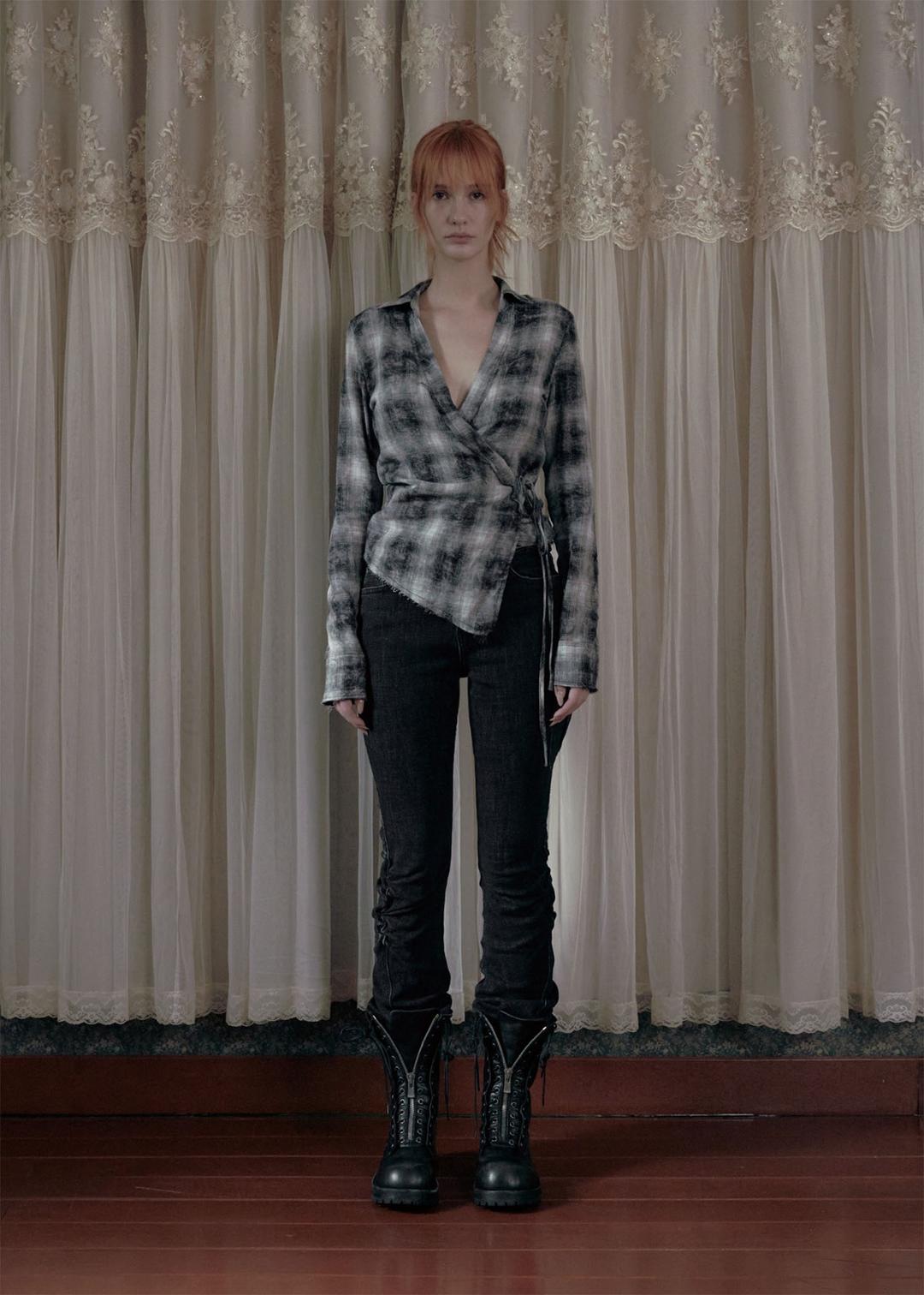 SNOW WASHED LEG SHIRRING JEANS, SNOW BLACK