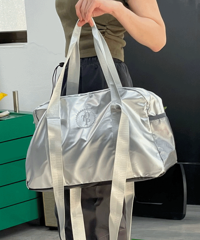 실버 스포츠 크로스백 (하이틴 키치 유니크 y2k 스트릿 힙스터 특이한 독특한 힙한 빈티지 그런지룩 시즈니룩 데일리 포인트 시크 뉴진스 제니 사계절 캐주얼 선물 스포티 인싸)