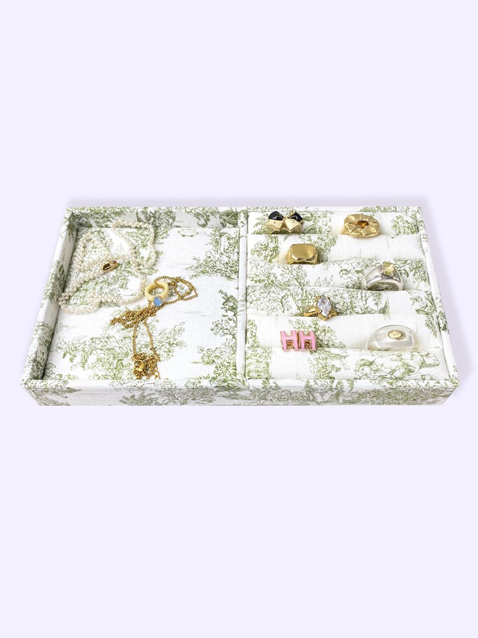 Marie ring organizer, HALF&HALF