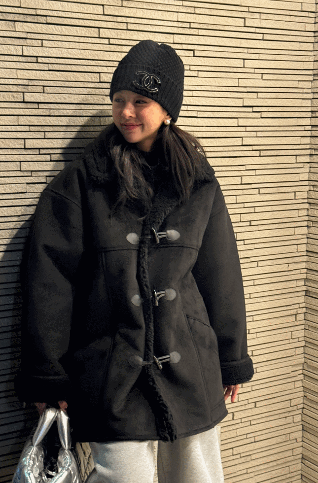 선데이무어 벤루드 무스탕 코트