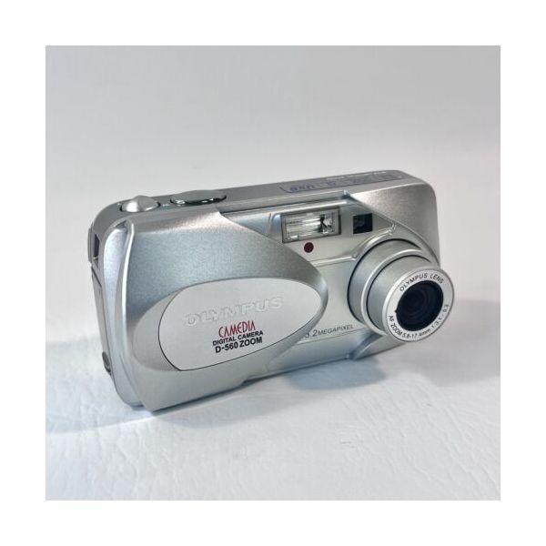 올림푸스 CAMEDIA D-560 Zoom 3.2MP 디지털 카메라 - 실버, 선소유