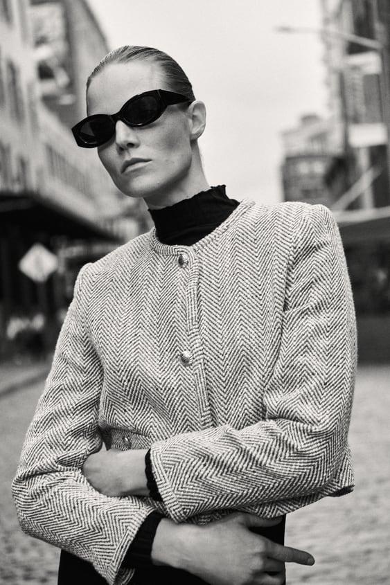 SHORT TEXTURED WEAVE BLAZER