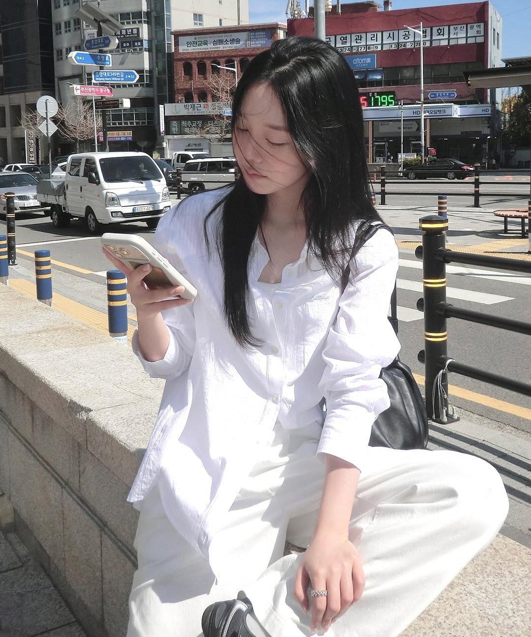 레터프롬문 [4/17 순차배송] 레터즈 시스루 스트라이프 셔츠 ( 1 colors )