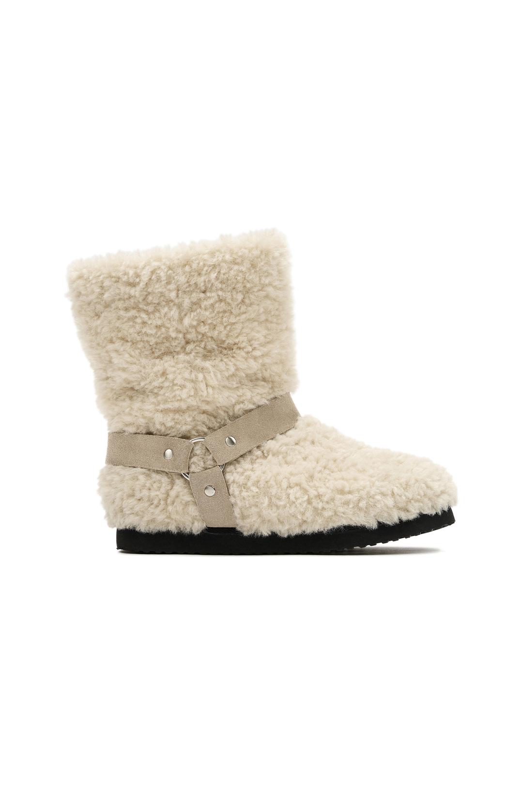 POM POM FUR BOOTS IN BEIGE