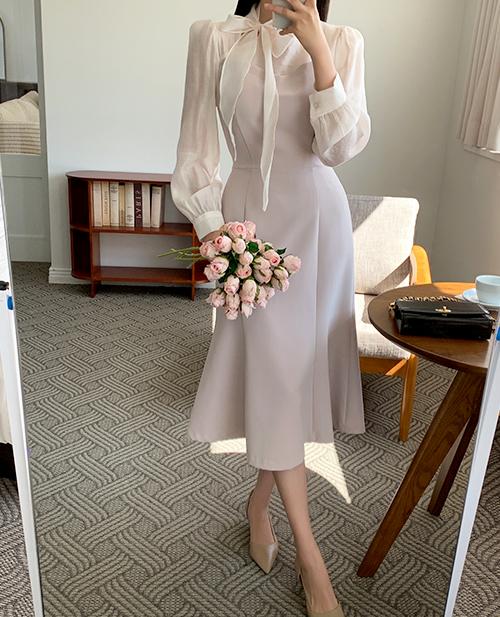 배색 타이 원피스