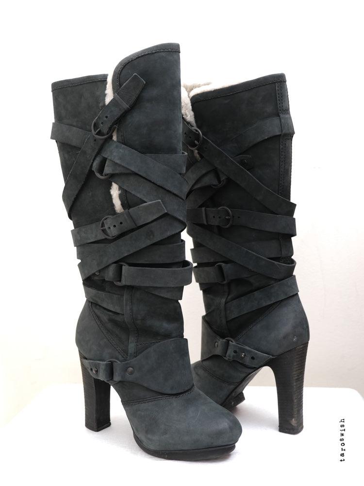 𝔄𝔩𝔩𝔰𝔞𝔦𝔫𝔱𝔰 eu40 wool futuristic boots