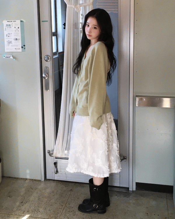 데이빈 [데이빈made🌼] 르온 코사지 플라워 프릴 핀턱 밴딩 미디 sk