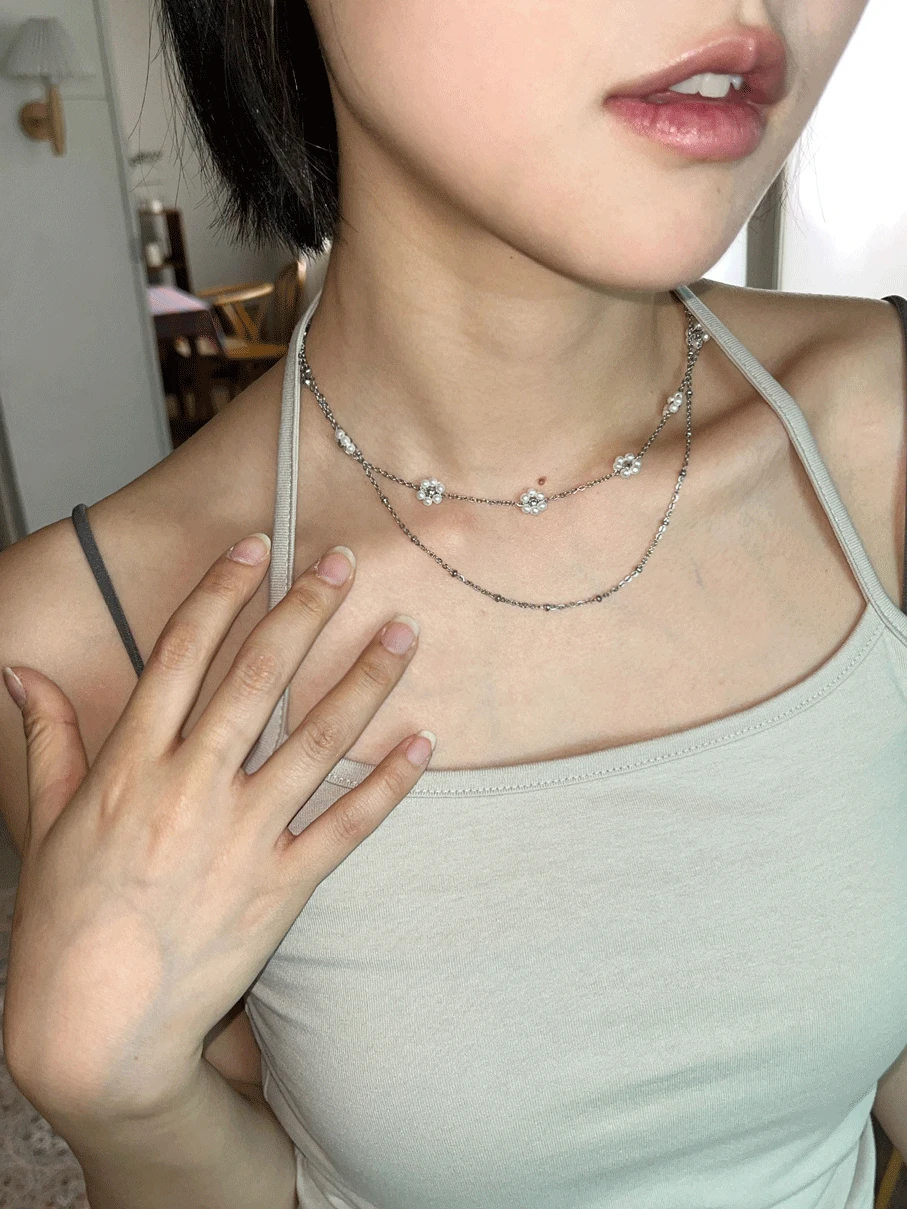 cori flower necklace