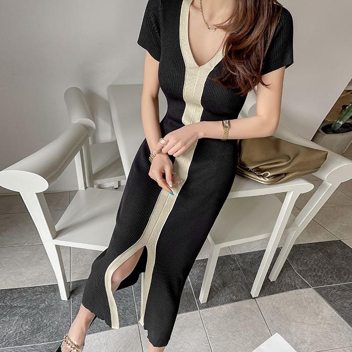 펜즈배색원피스_D2OP 30대여성쇼핑몰 20대여자쇼핑몰 키작은여자쇼핑몰 여성의류쇼핑몰 데이트룩 데일리룩 여친룩 원피스 롱원피스 니트원피스 브이넥 포인트룩 배색원피스 트임 세련된 블랙원피스