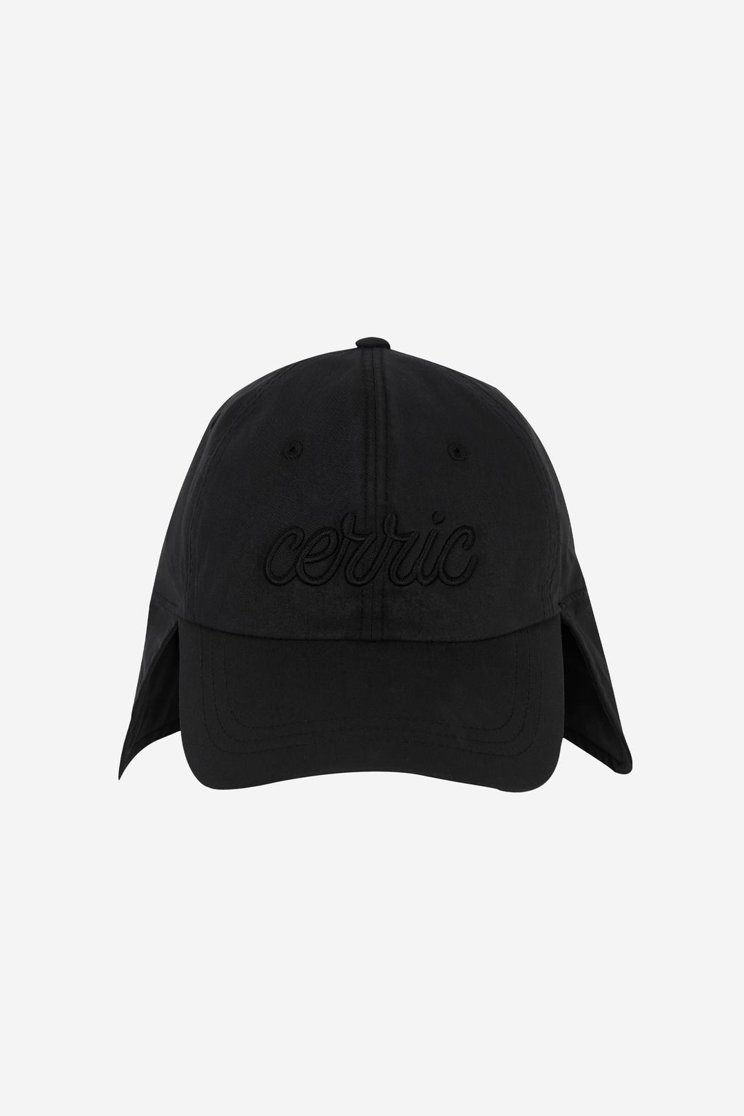 EMBOSS LOGO EARFLAP CAP / BLACK