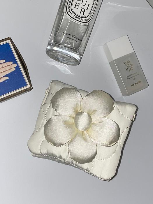 FLOWER PADDED BAG ( CREAM )