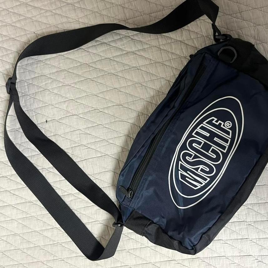 미스치프 크로스백